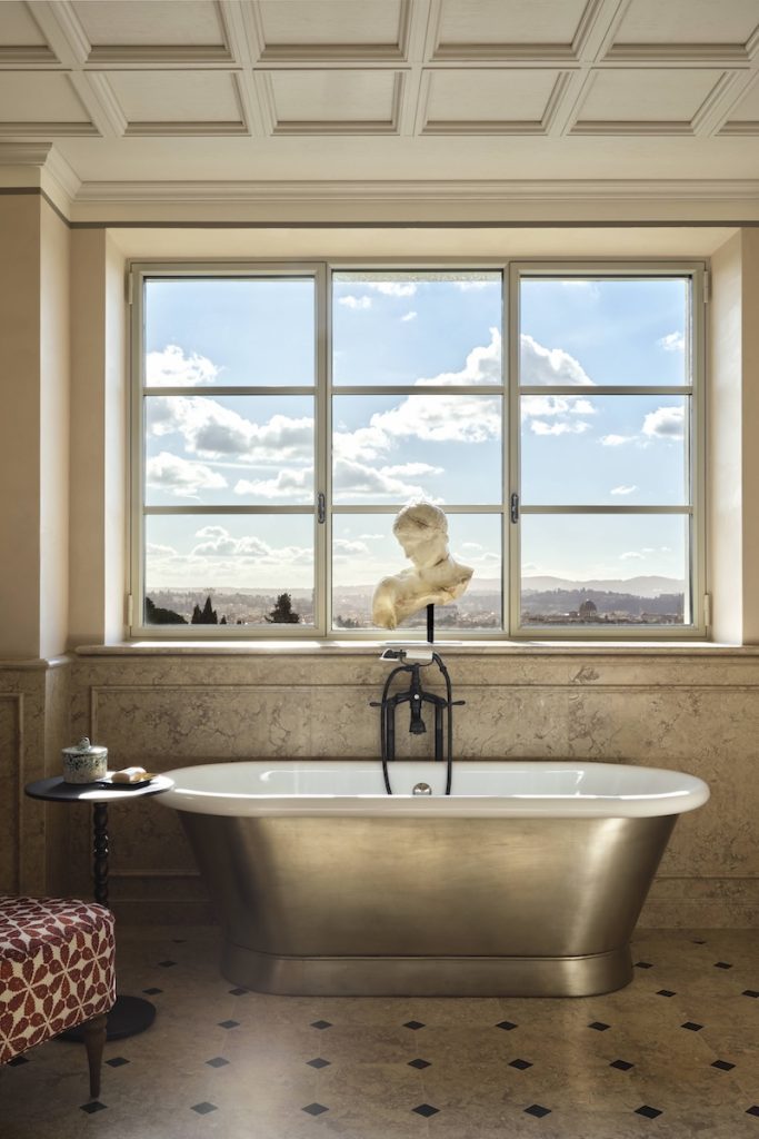 Soaking tub with a view over Florence at Collegio alla Querce