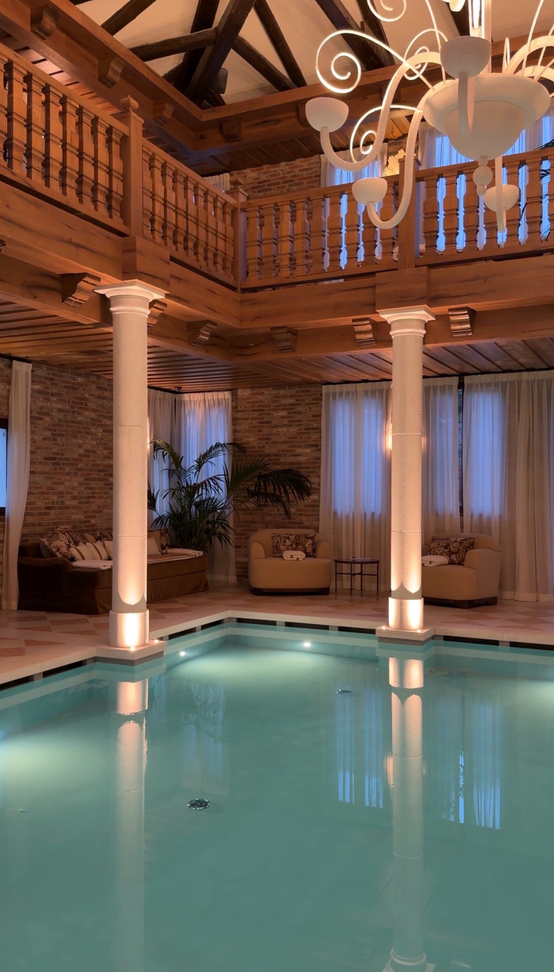 The indoor pool in the spa at Airelles Palladio