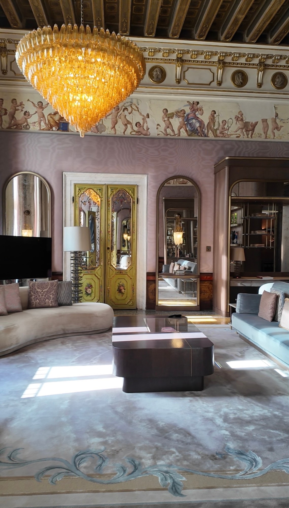 A suite living room at Orient Express Palazzo Donà Giovannelli, Venice