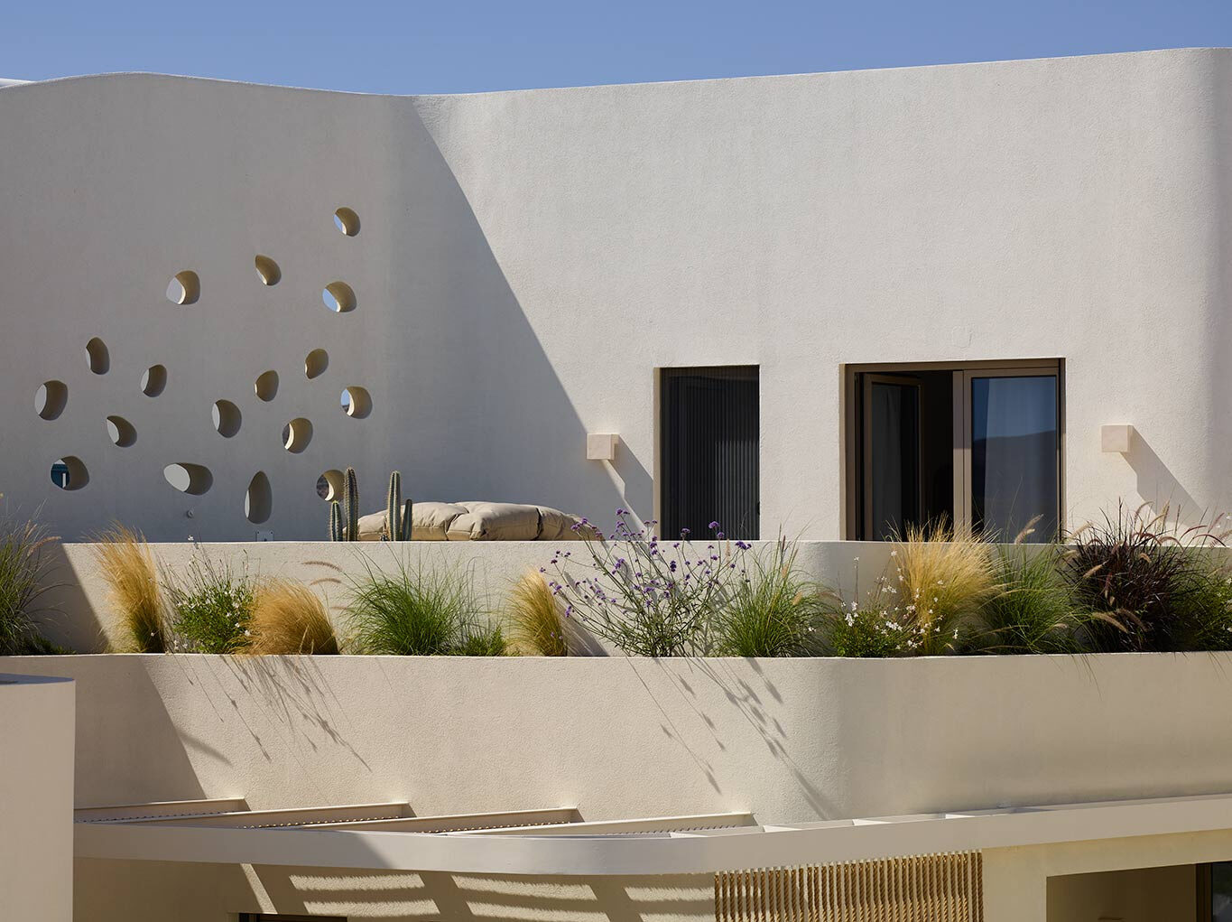 White Pebble Suites — Milos