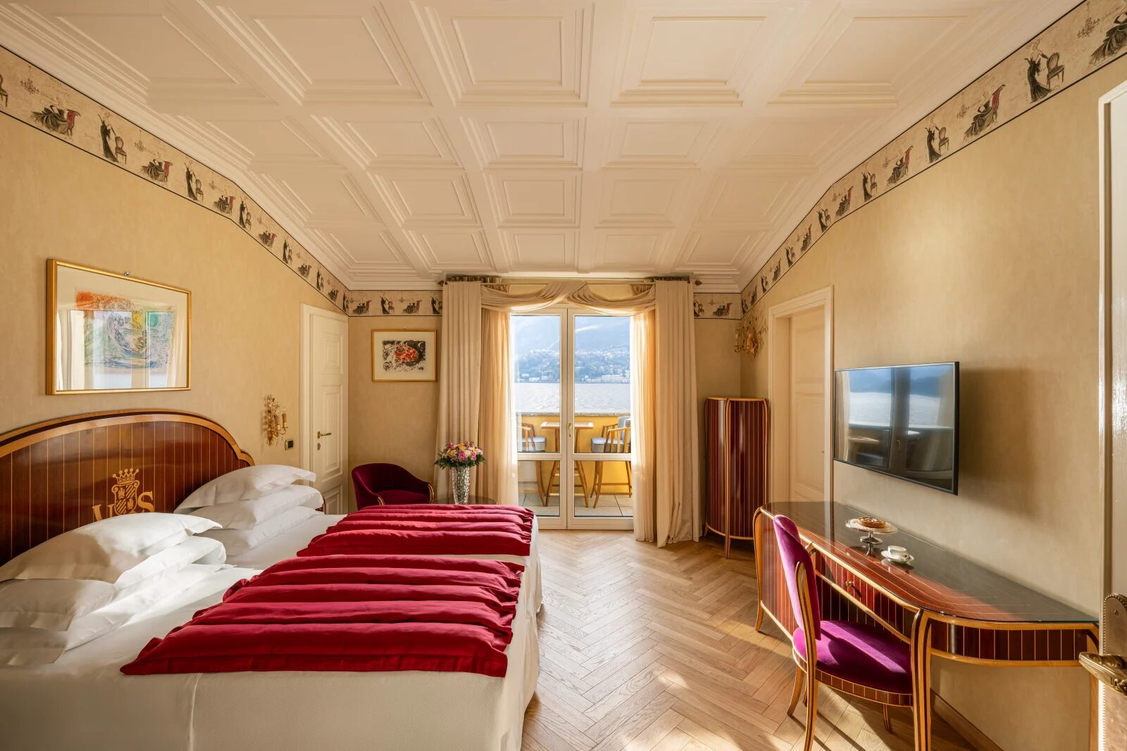 A room at Villa Serbelloni with a balcony over Lake Como